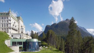 Grand Hotel Kronenhof in Pontresina – Schweizer Sommer mit Alphütten-Butler