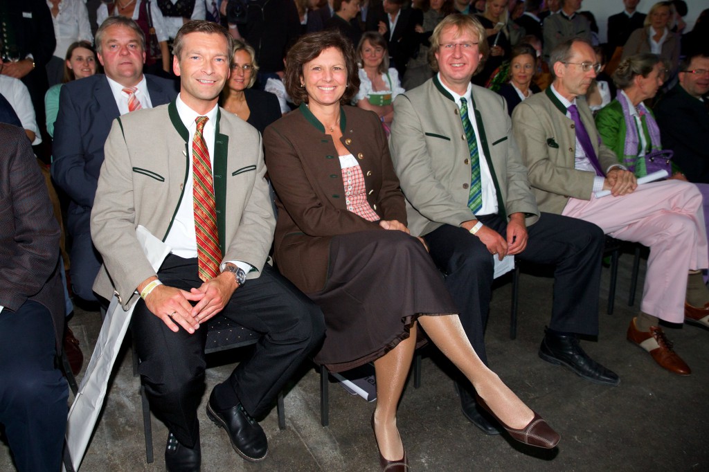 (v.l.n.r.) Haushams Bürgermeister Jens Zangenfeind, Staatsministerin Ilse Aigner und Miesbachs Landrat Wolfgang Rzehak